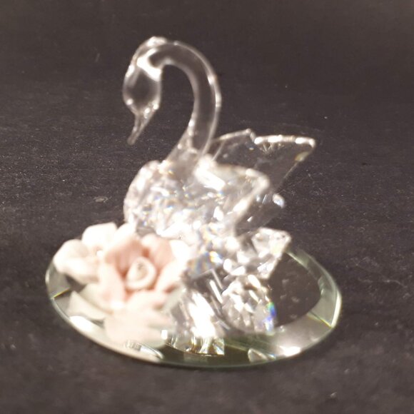 Crystal Swan with ceramic Flowers made with Swarovski crystal - Picture 8 of 10